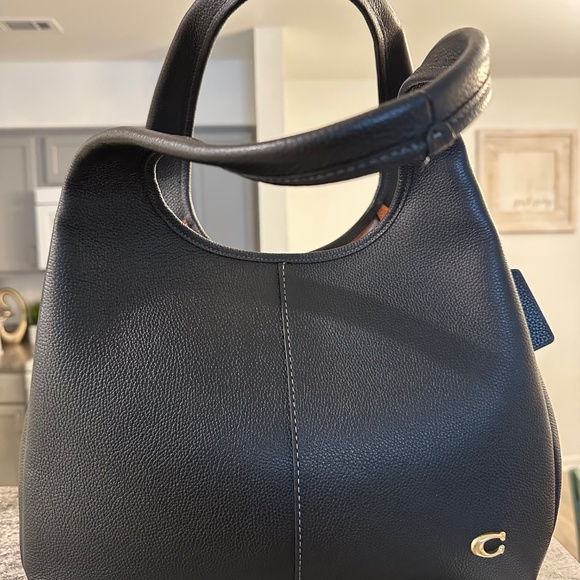 Coach Lana - Picture 6 of 6